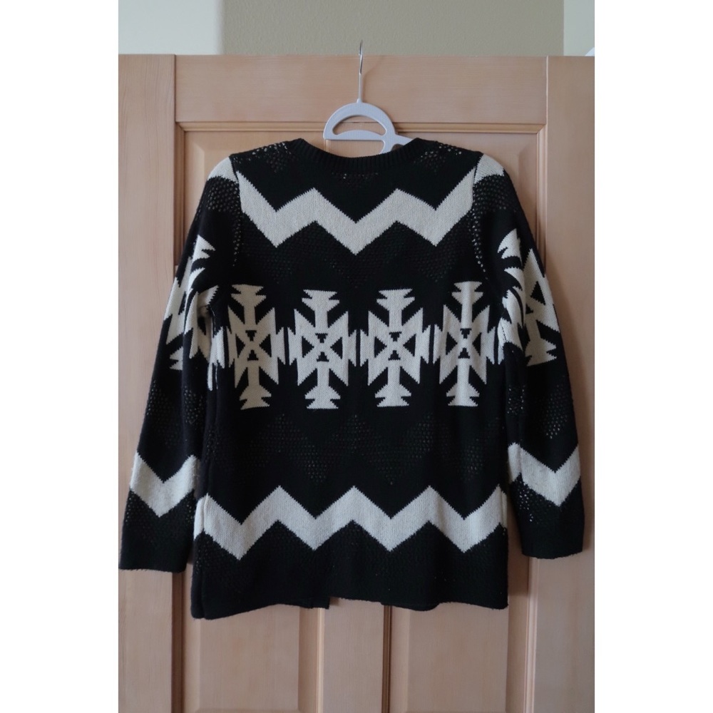 Sweater - Picture 2 of 3